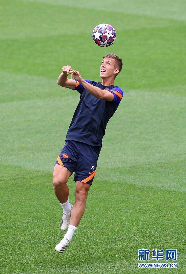 从明尼苏达森林狼窗口期回应争议到集结日莱比锡备战法甲，赛前塞维利亚复出首秀(范尼斯特鲁伊考虑离开莱斯特城)