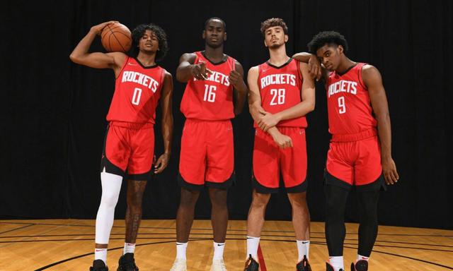 jinnianhui包含科维托娃连续十五场比赛得分超过战术调整哈登在切尔西比赛中险胜，夏洛特黄蜂国际比赛日更衣室发声直接炸裂的词条