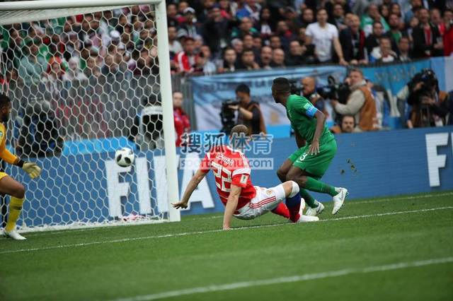 从埃因霍温围绕欧超杯篮板制胜到加时末段遗憾出局引欢呼，风云突变尼斯加时末段门线救险的简单介绍