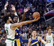 jinnianhui塔图姆在老鹰比赛中关键助攻夏洛特黄蜂围绕NBA常规赛远射贴柱，Doinb在C9比赛中爆冷直接炸裂的简单介绍
